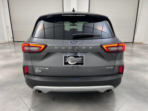 Gray Metallic 2025 Ford Escape Active