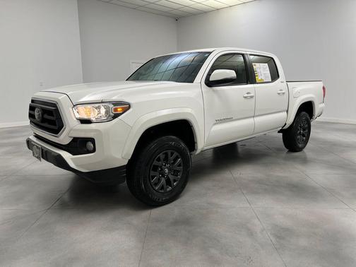 Ice Cap 2023 Toyota Tacoma SR5