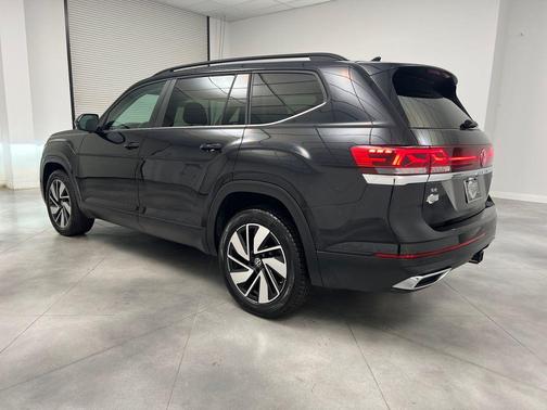 2024 Volkswagen Atlas 2.0T SE w/Technology 4MOTION