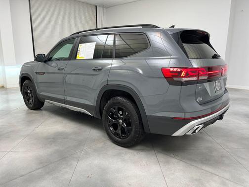 Pure Gray 2025 Volkswagen Atlas 2.0T Peak Edition