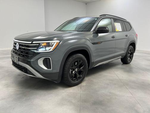 Pure Gray 2025 Volkswagen Atlas 2.0T Peak Edition