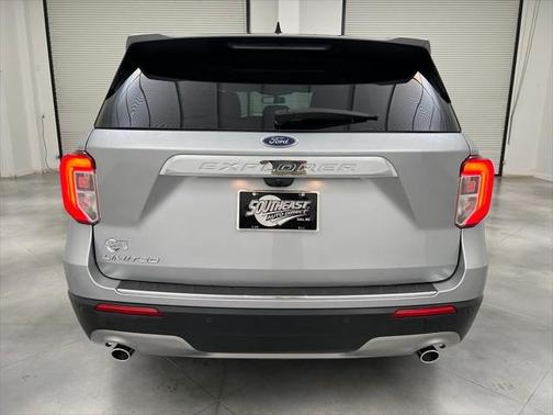 Silver Metallic 2021 Ford Explorer Limited