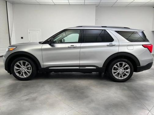 Silver Metallic 2021 Ford Explorer Limited
