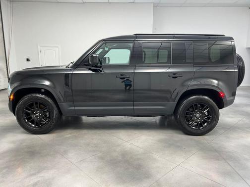 Santorini Black Metallic 2025 Land Rover Defender 110 P300