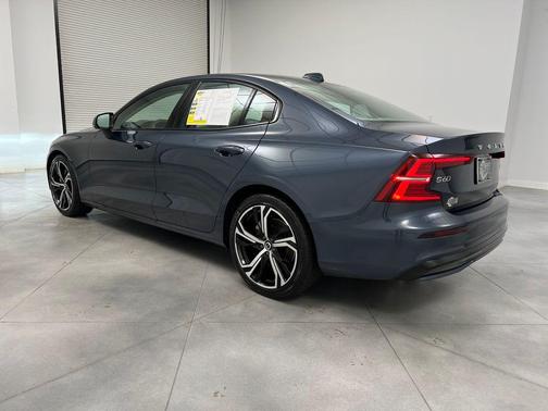 Gray 2024 Volvo S60 B5 Core Dark Theme