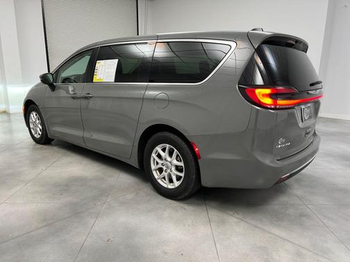 Ceramic Gray Clearcoat 2023 Chrysler Pacifica Touring L