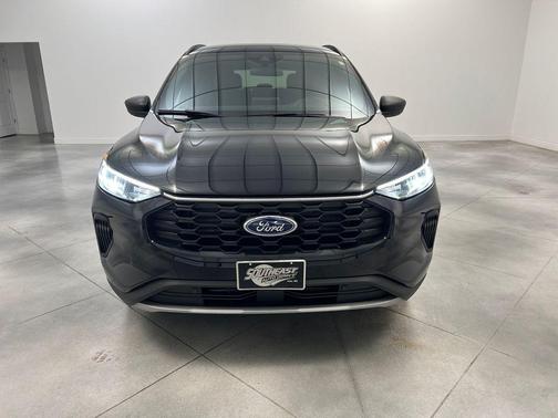 Agate Black Metallic 2026 Ford Escape ST-Line