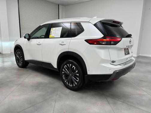 2025 Nissan Rogue SL