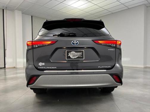 2020 Toyota Highlander Hybrid Platinum