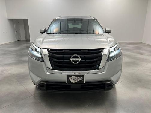 2024 Nissan Pathfinder SV FWD