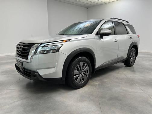 2024 Nissan Pathfinder SV FWD