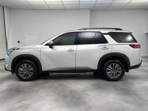 2024 Nissan Pathfinder SV FWD