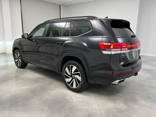 2024 Volkswagen Atlas 2.0T SE w/Technology 4MOTION