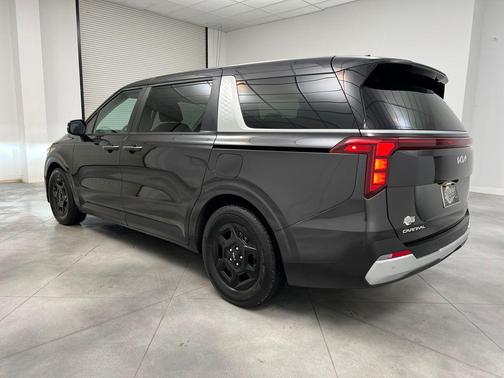 2025 Kia Carnival LXS