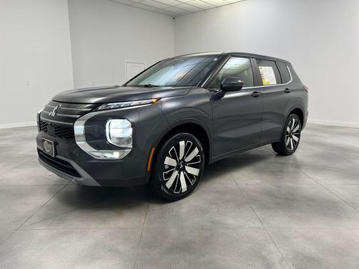 Gray 2025 Mitsubishi Outlander SE 2.5 S-AWC