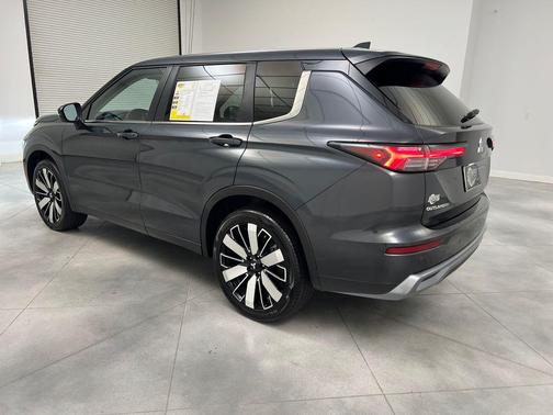 Gray 2025 Mitsubishi Outlander SE 2.5 S-AWC