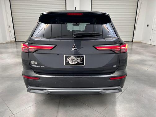 Gray 2025 Mitsubishi Outlander SE 2.5 S-AWC