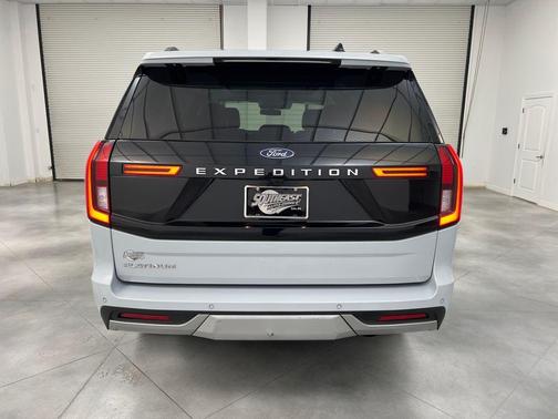 Space Silver Metallic 2025 Ford Expedition Platinum