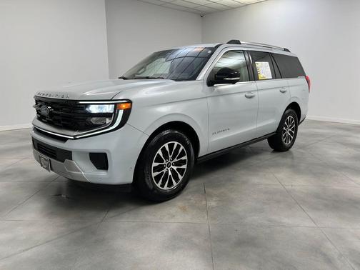 Space Silver Metallic 2025 Ford Expedition Platinum