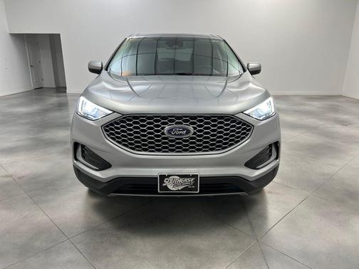 Iconic Silver Metallic 2024 Ford Edge SEL