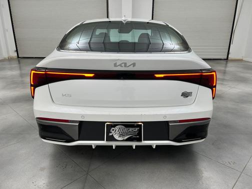 2025 Kia K5 LXS