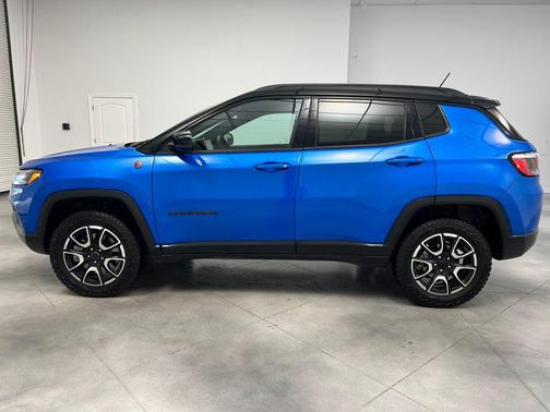 2024 Jeep Compass Trailhawk