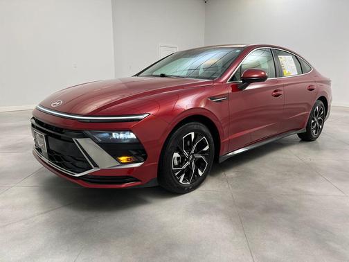 Ultimate red 2025 Hyundai SONATA SEL