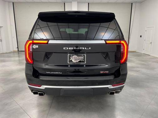 Onyx Black 2025 GMC Yukon Denali