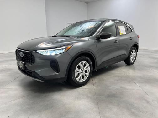 Carbonized Gray Metallic 2024 Ford Escape Active