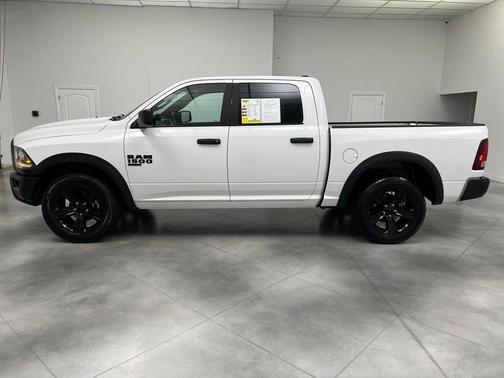 Bright White Clearcoat 2024 RAM 1500 Classic Warlock Crew Cab 4x4 5'7' Box
