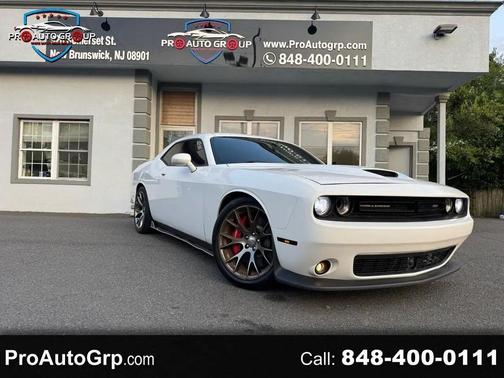 Bright White Clearcoat 2015 Dodge Challenger SRT 392