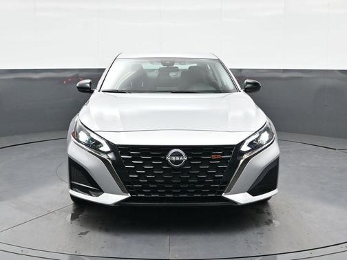 2025 Nissan Altima SR FWD