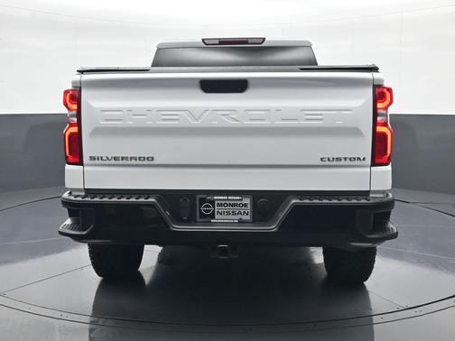 2022 Chevrolet Silverado 1500 Custom Trail Boss