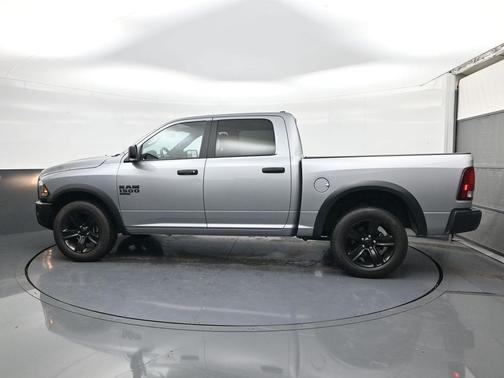 2024 RAM 1500 Classic Warlock Crew Cab 4x4 5'7' Box