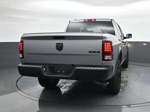 2024 RAM 1500 Classic Warlock Crew Cab 4x4 5'7' Box