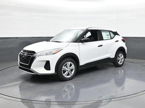 2025 Nissan Kicks S