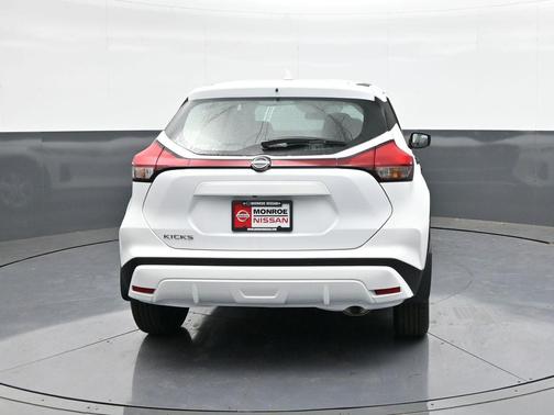 2025 Nissan Kicks S