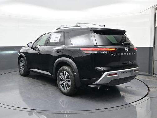 2025 Nissan Pathfinder SL FWD