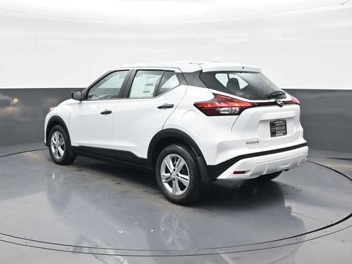 2025 Nissan Kicks S