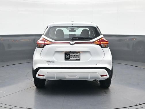 2025 Nissan Kicks S