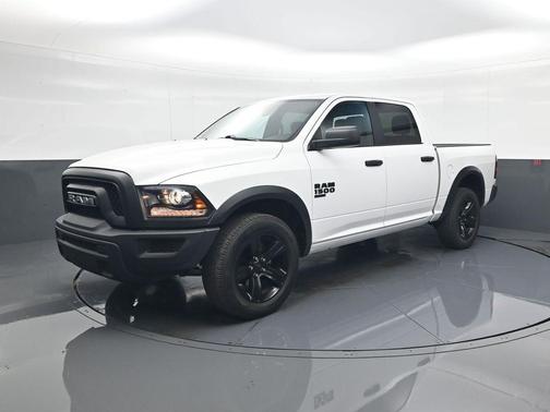 2024 RAM 1500 Classic Warlock Crew Cab 4x4 5'7' Box