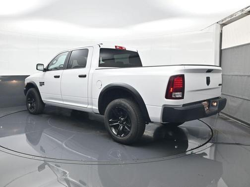 2024 RAM 1500 Classic Warlock Crew Cab 4x4 5'7' Box