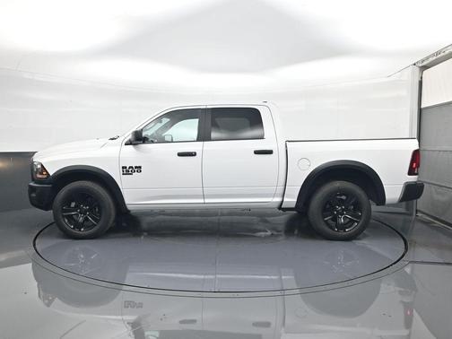 2024 RAM 1500 Classic Warlock Crew Cab 4x4 5'7' Box