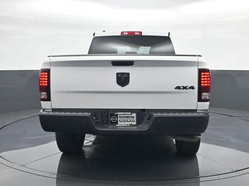 2024 RAM 1500 Classic Warlock Crew Cab 4x4 5'7' Box