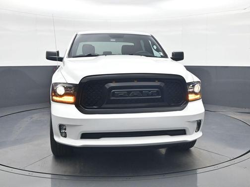 2024 RAM 1500 Classic Warlock Crew Cab 4x2 5'7' Box