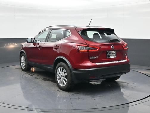 2022 Nissan Rogue Sport SV