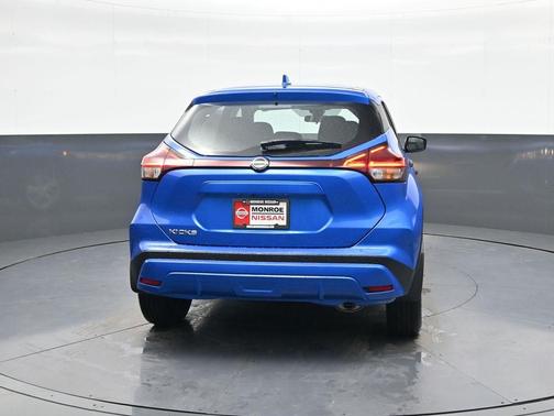 2025 Nissan Kicks S