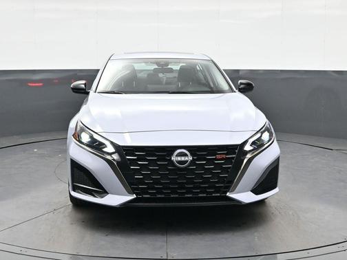 2025 Nissan Altima SR FWD