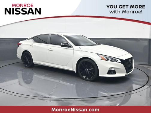 2022 Nissan Altima SR FWD