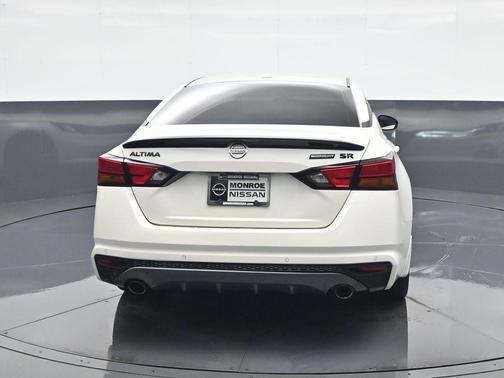 2022 Nissan Altima SR FWD